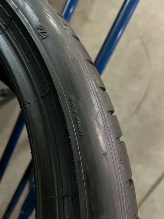 285/30/21+255/35/21 R21 Pirelli PZero PZ4 MO-S 4шт нові