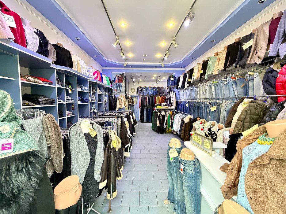 Продається комерційне приміщення в самому серці міста 42 м.кв. Фасад!