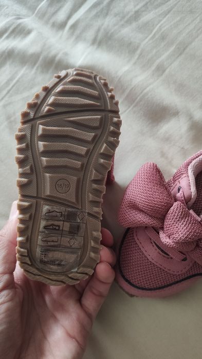 Ténis Rosa de bebé H&M