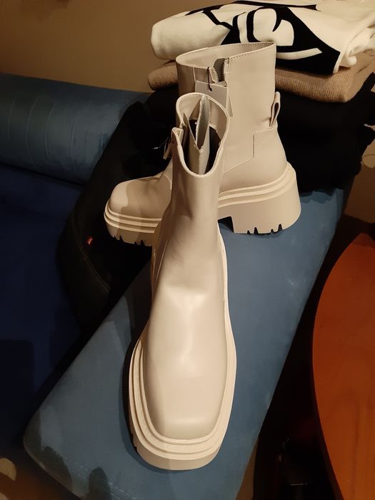 Kozaki Zara 39 buty za kostkę sztywne ecru limited zara zima traktor