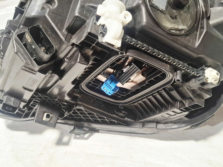 lampa przód przednia prawa mercedes cla ii 2 a118 w118 lift multibeam 2023-2025 a1189061401 cała ladna nie uszkodzona