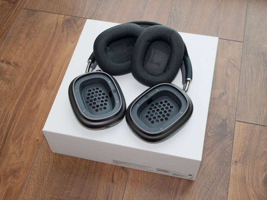 AirPods Max (Lightning) A2096 スペースグレイ AirPods Max - スペースグレイ - アスクル