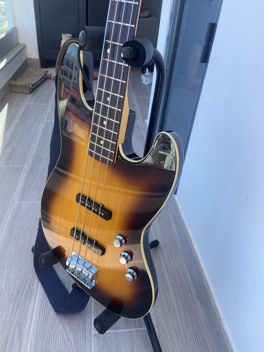 Baixo Fender Jazz Bass Aerodine Special made in Japan