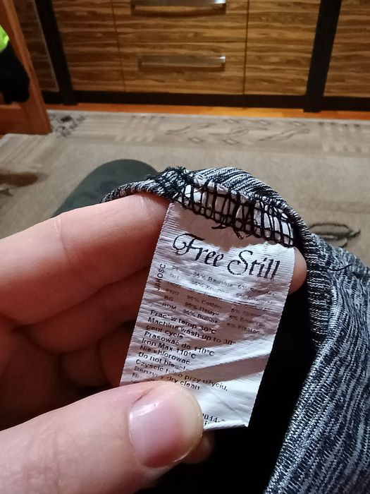 Szare legginsy z czarnymi paskami