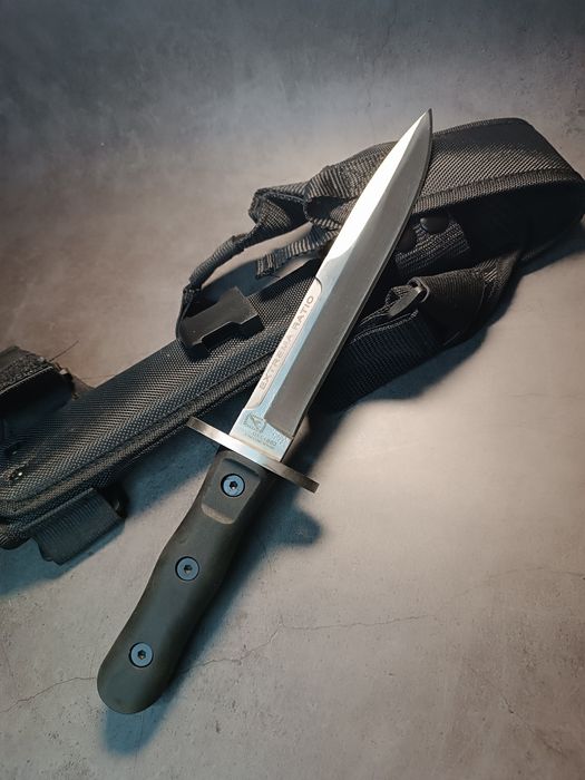 Ніж мілітарі тактичний Extrema Ratio 39-09 з кріпленням на ногу