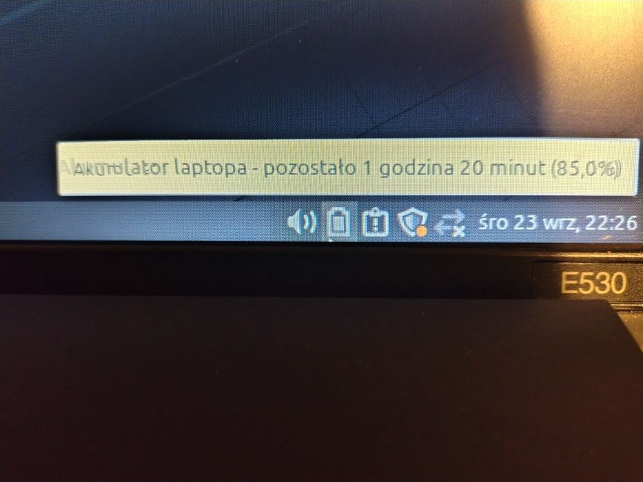 thinkpad E 530 egde   procesor i5 ram 16 giga. Bardzo szybko pracuje  Linux pl