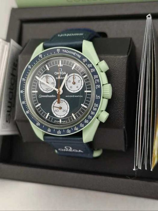 Nowy Omega x Swatch SO33G100 Earth - Kosmiczny model z ekologiczną