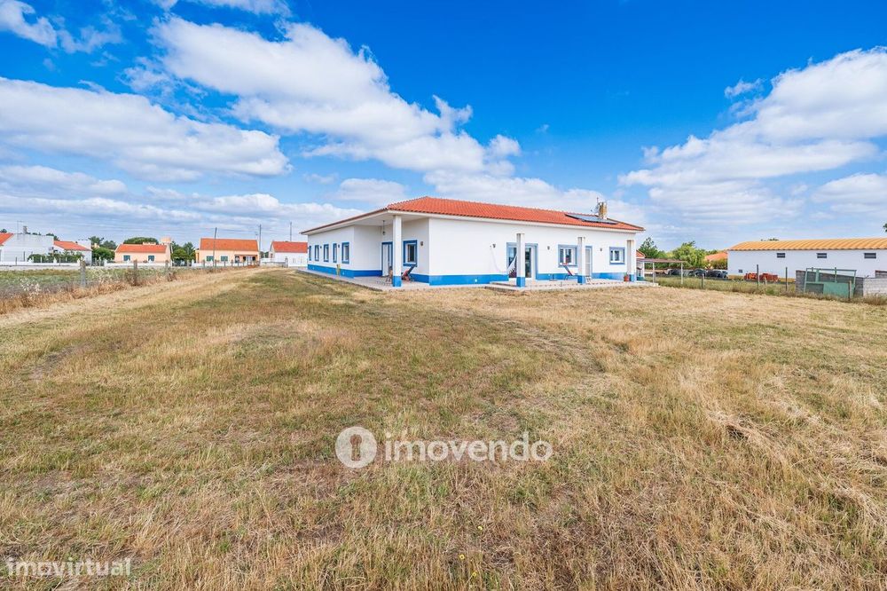 Moradia T4 incrível, com terreno de 4.200m², no Rebocho, Coruche