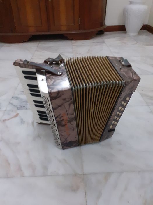 Acordeon hohner excelente som