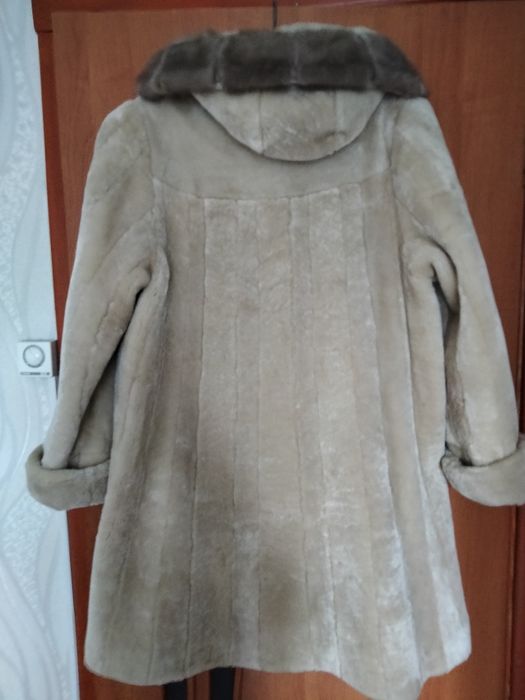 Продам мутоновую шубу