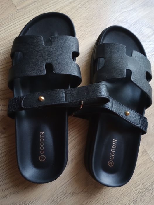 Nowe  sandały  GOODIN