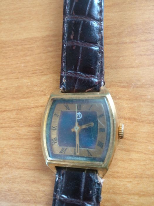 Наручний механ. годинник Луч жіночий