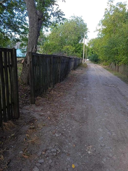 ПРОДАЄТЬСЯ ДІМ із земельною ділянкою в Київській обл. Зареєстровано у Державному реєстрі речових прав