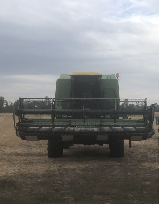 Комбайн John Deere 1085