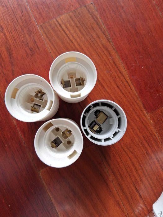 Conjunto lâmpada e casquilho (4) luz branca