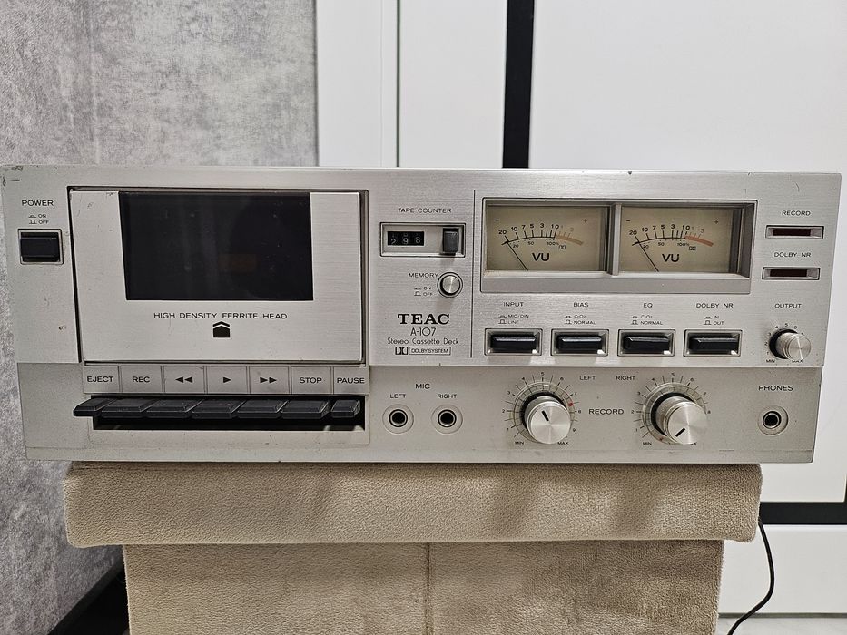 Аудіомагнітофон TEAC A-107