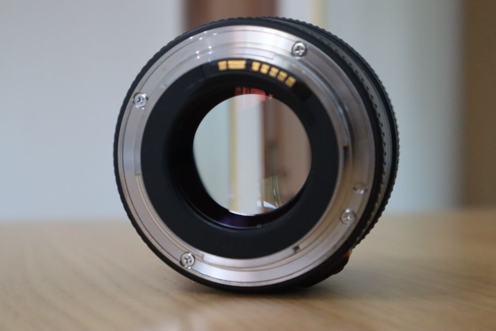 Canon EF 85mm F/1.8 USM