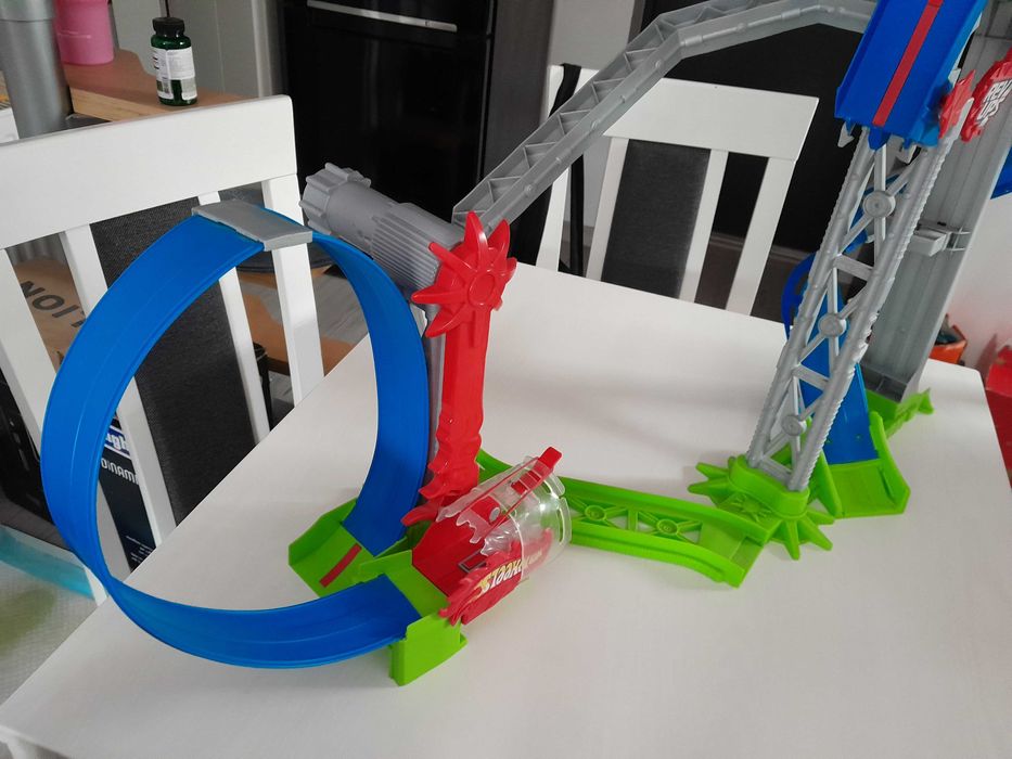 Hot wheels Rev Ups Biernatki •