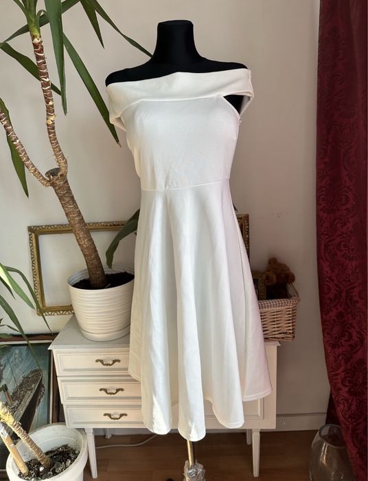 Sukienka midi 44 XXL hiszpanka boohoo rozkloszowana