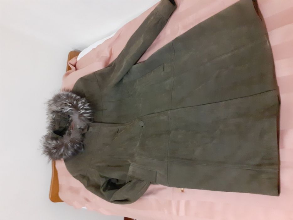 Casaco comprido em pele