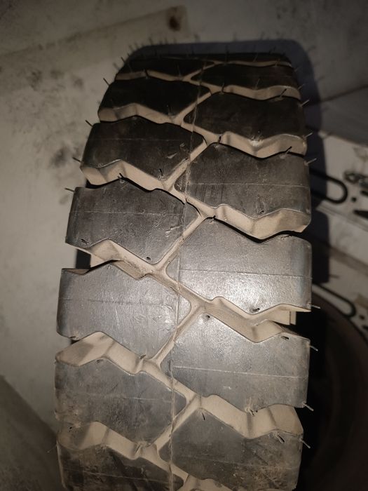 Pneu 7.00x12 de Bobcat