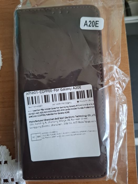 Etui na telefon nowe.