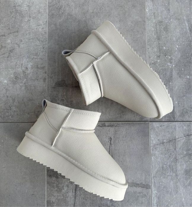 Жіночі шкіряні уггі UGG