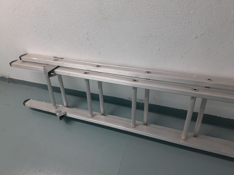 Escada de alumínio