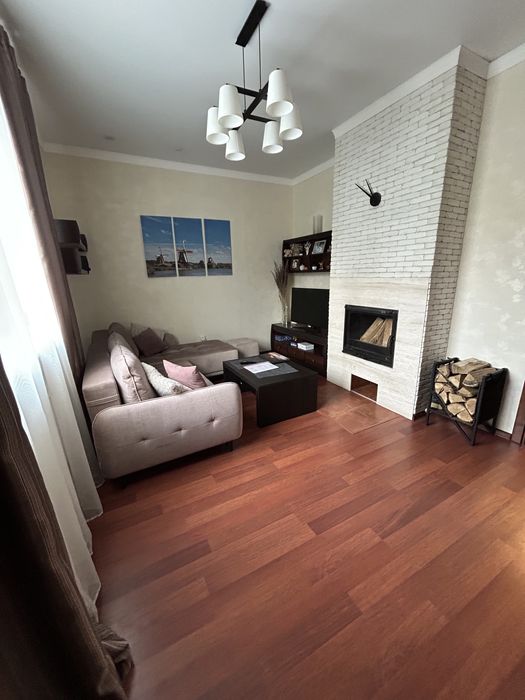 Будинок з ремонтом у Бучі.Гараж+альтанка. 6 соток