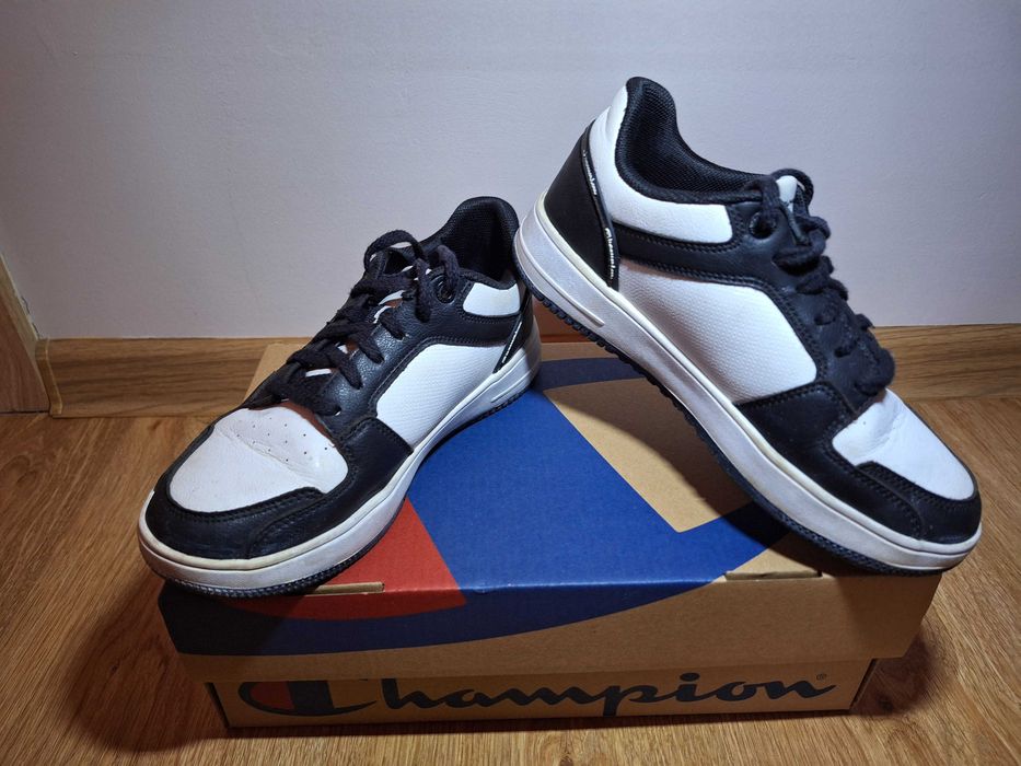 Buty firmy Champion