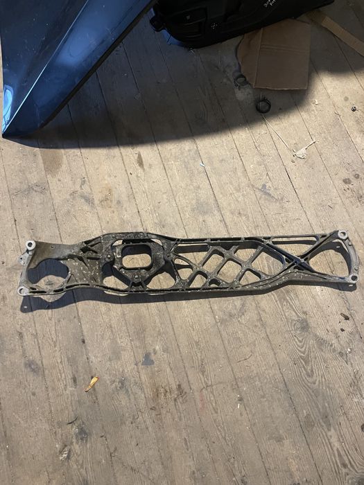 Audi a6 a7 c7 belka wzmocnienie 3.0bitdi podpora