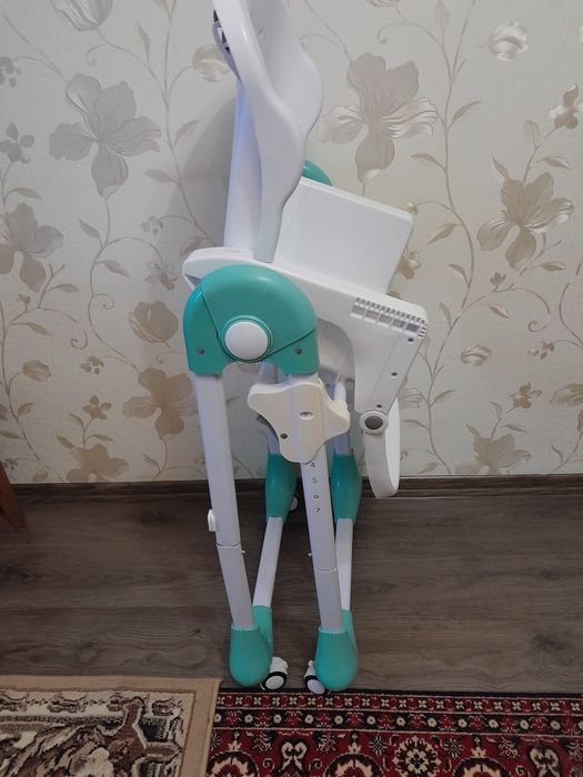 Стілець дитячий для годування