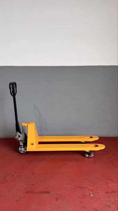 Porta Paletes Manual 2.500kg Borracha