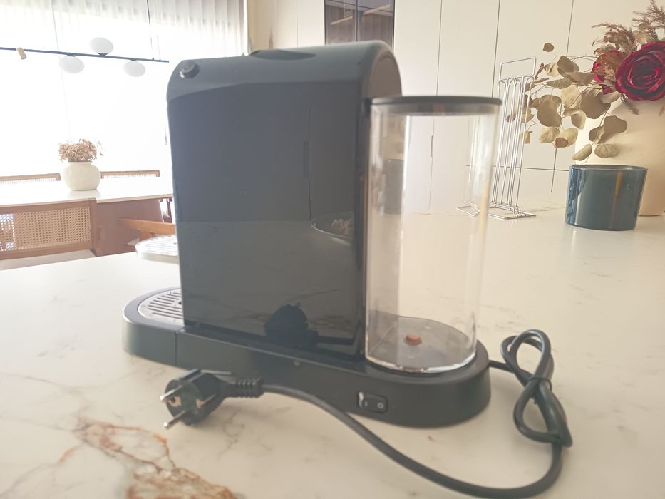 Máquina Café Delonghi Citiz Nespresso