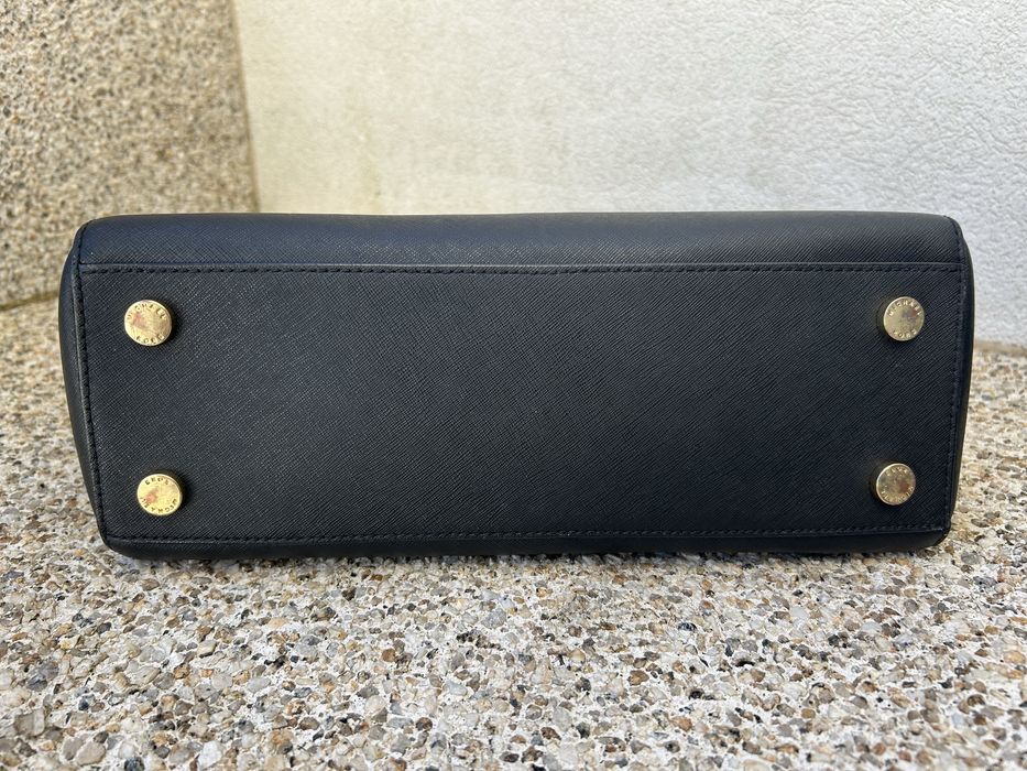 Mala de Ombro Michael Kors Kellen Medium em Pele Saffiano Preta