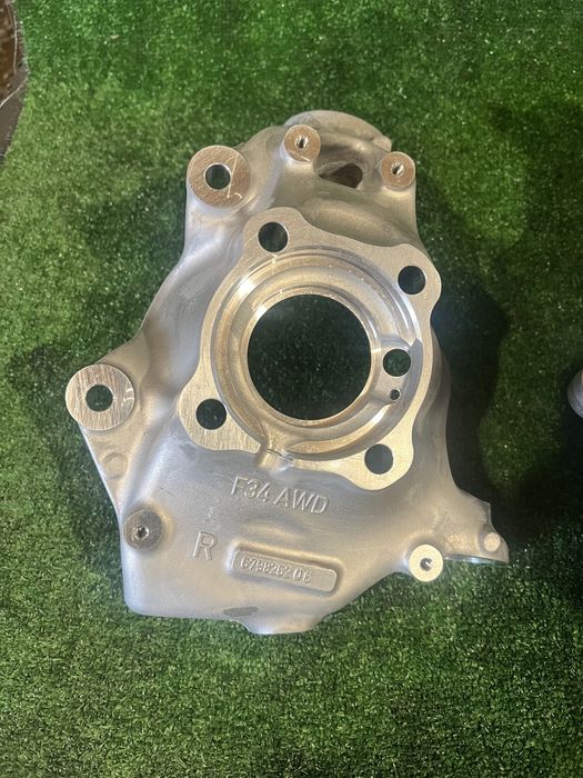 Цапфа кулак дапа кронштейн повний привод бмв ф34 bmw f34 xdrivd