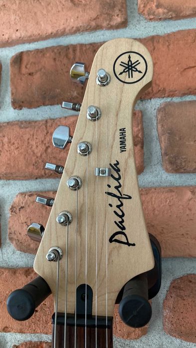 Yamaha Pacifica 012 gitara elektryczna