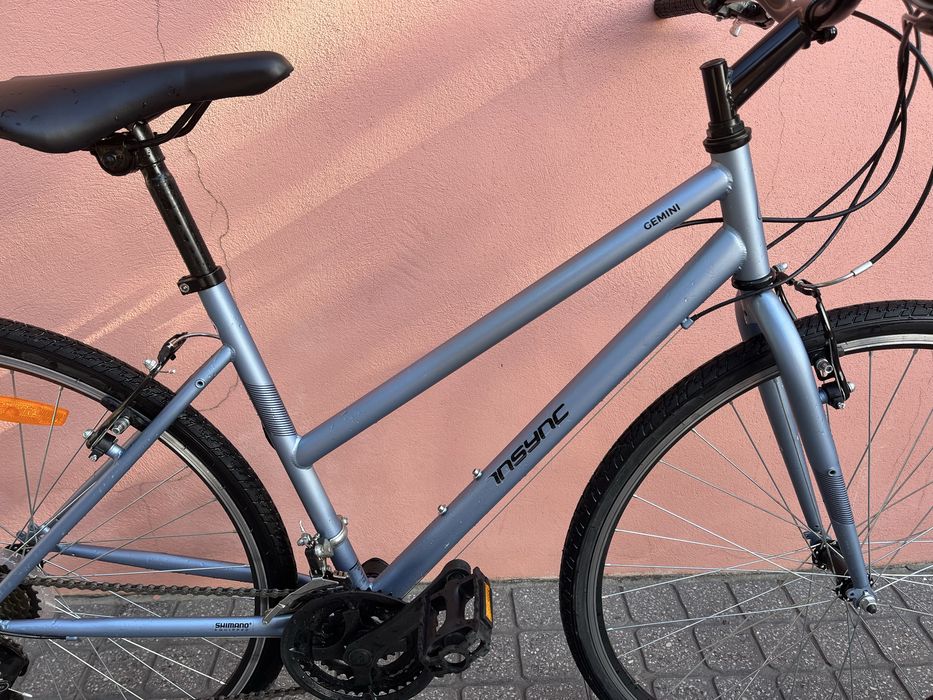 Bicicleta Cidade/Passeio Roda 28"/700c - COMO NOVA