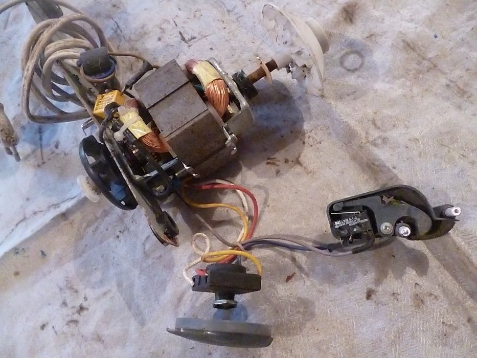 Кухонный комбаин SATURN ST1061/600W.(запчасти)