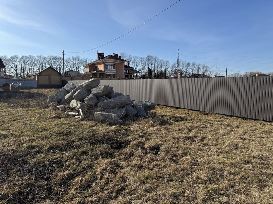 Продам земельну ділянку  біля озера с.Агрономічне