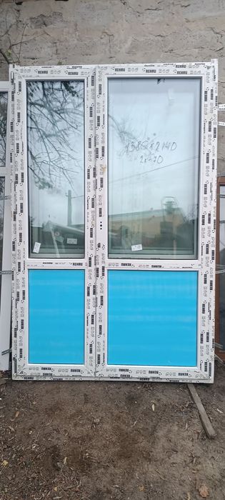 Продам металопластикові Двері на дві частини