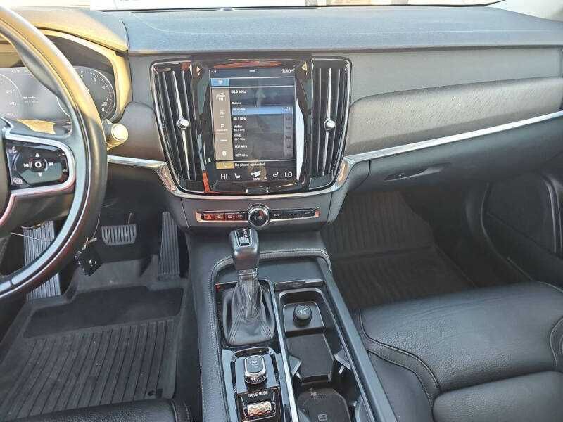 2018 Volvo V90 Cross Country