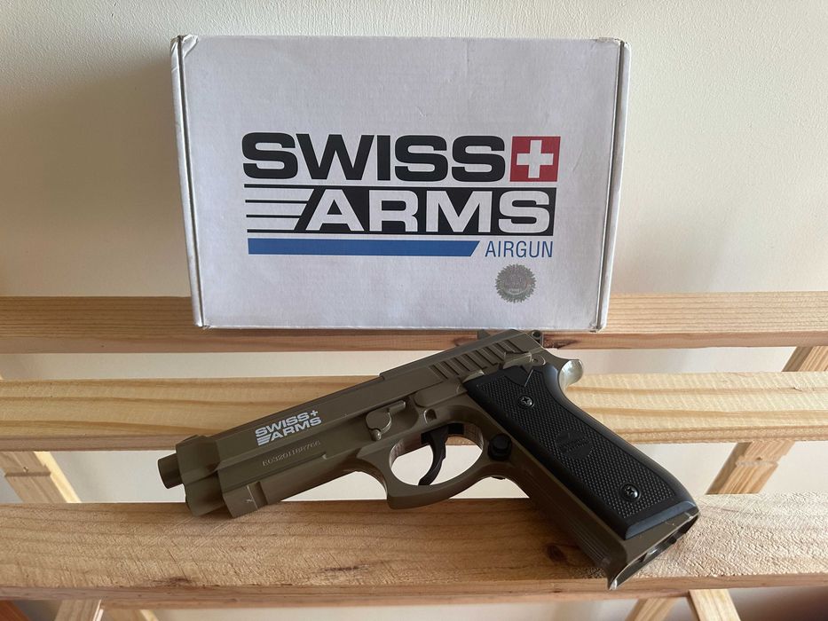 Pistola CO2 4.5mm Swiss Arms P92 + Extras