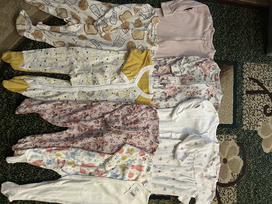 Чоловічкі для дівчинки 3-6 місяців