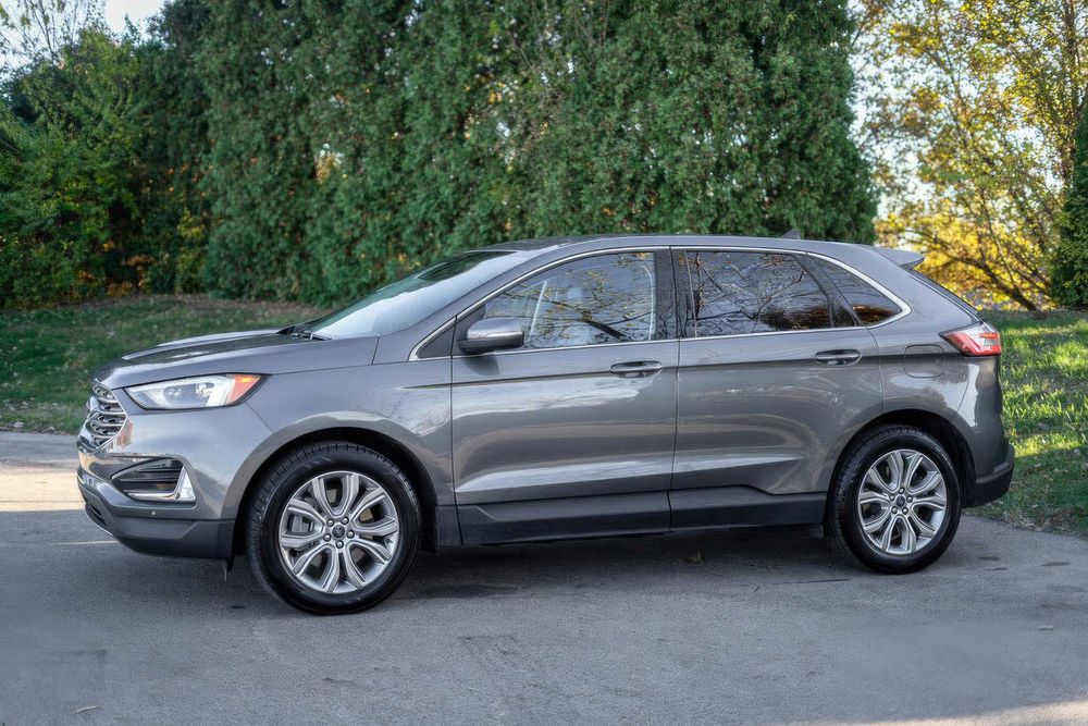 Ford Edge Titanium      2022