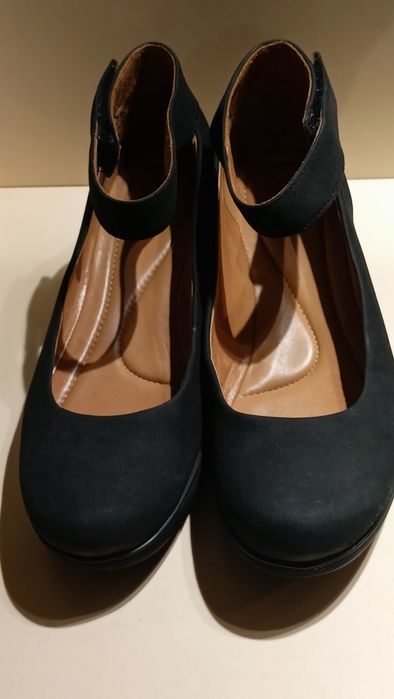 Clarks 39 długość wkładki 24, 5 cm koturn