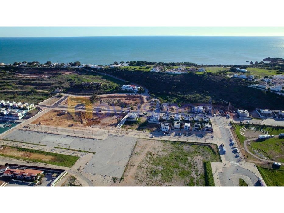 Lote de terreno com projeto aprovado para Moradia de Luxo na Marina...