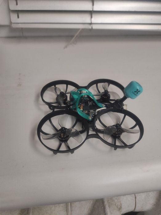 Кастомний дрон для політух в будинку