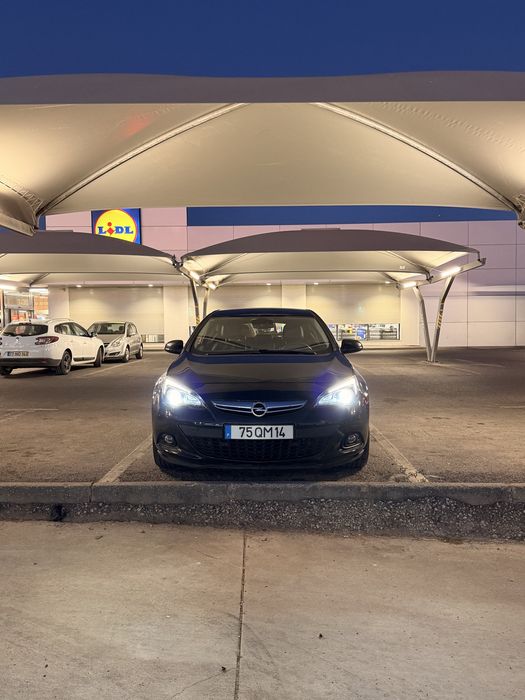 Opel Astra GTC J 1.6 CDTI 136cv | Full Extras | 134.000 km