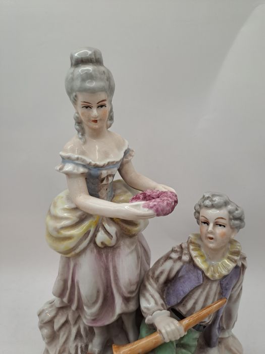 Статуетка. Статуэтка. Дама. Кавалер.